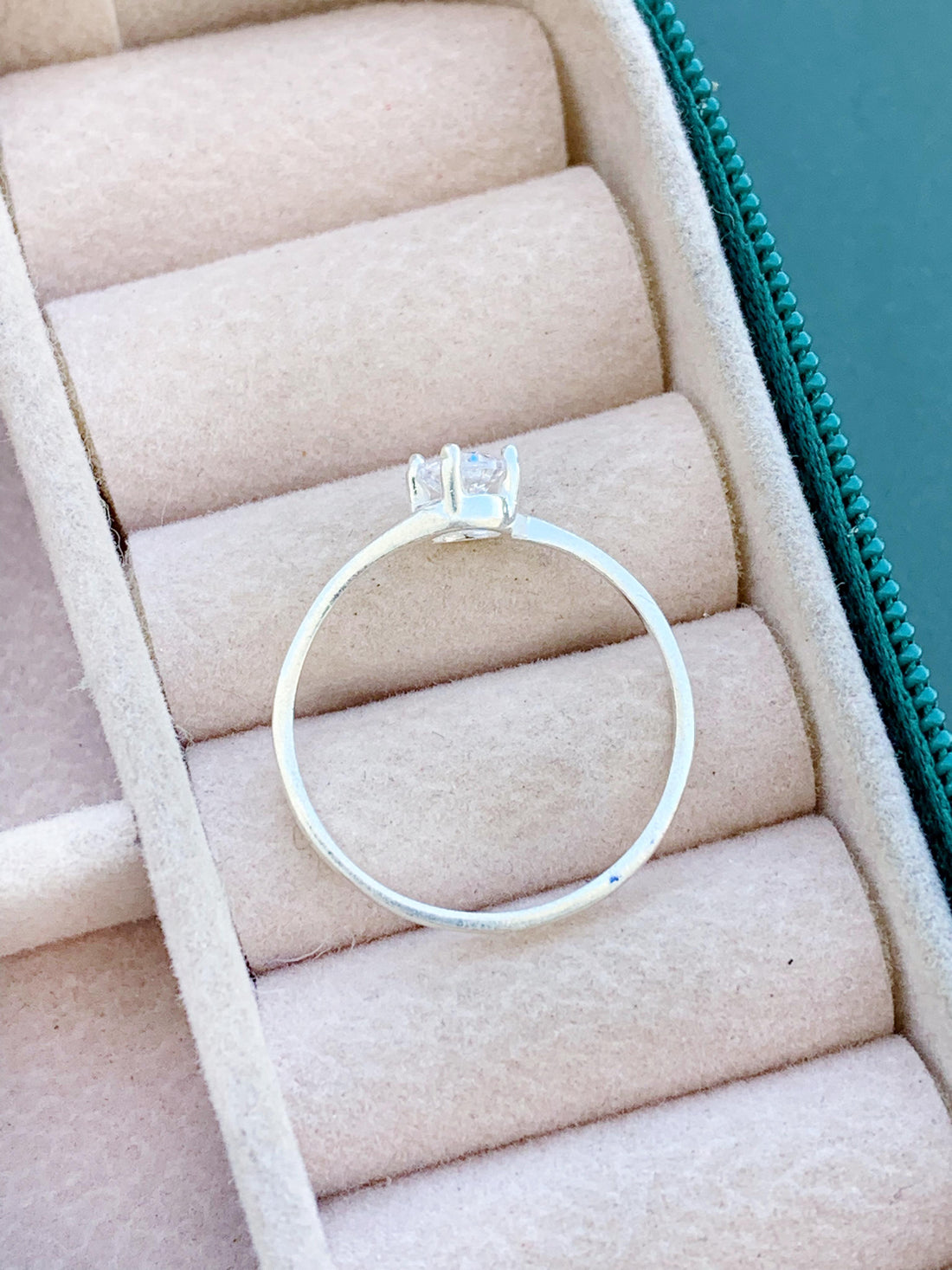 Anel Solitário Pedra 4mm com Aro Transversal