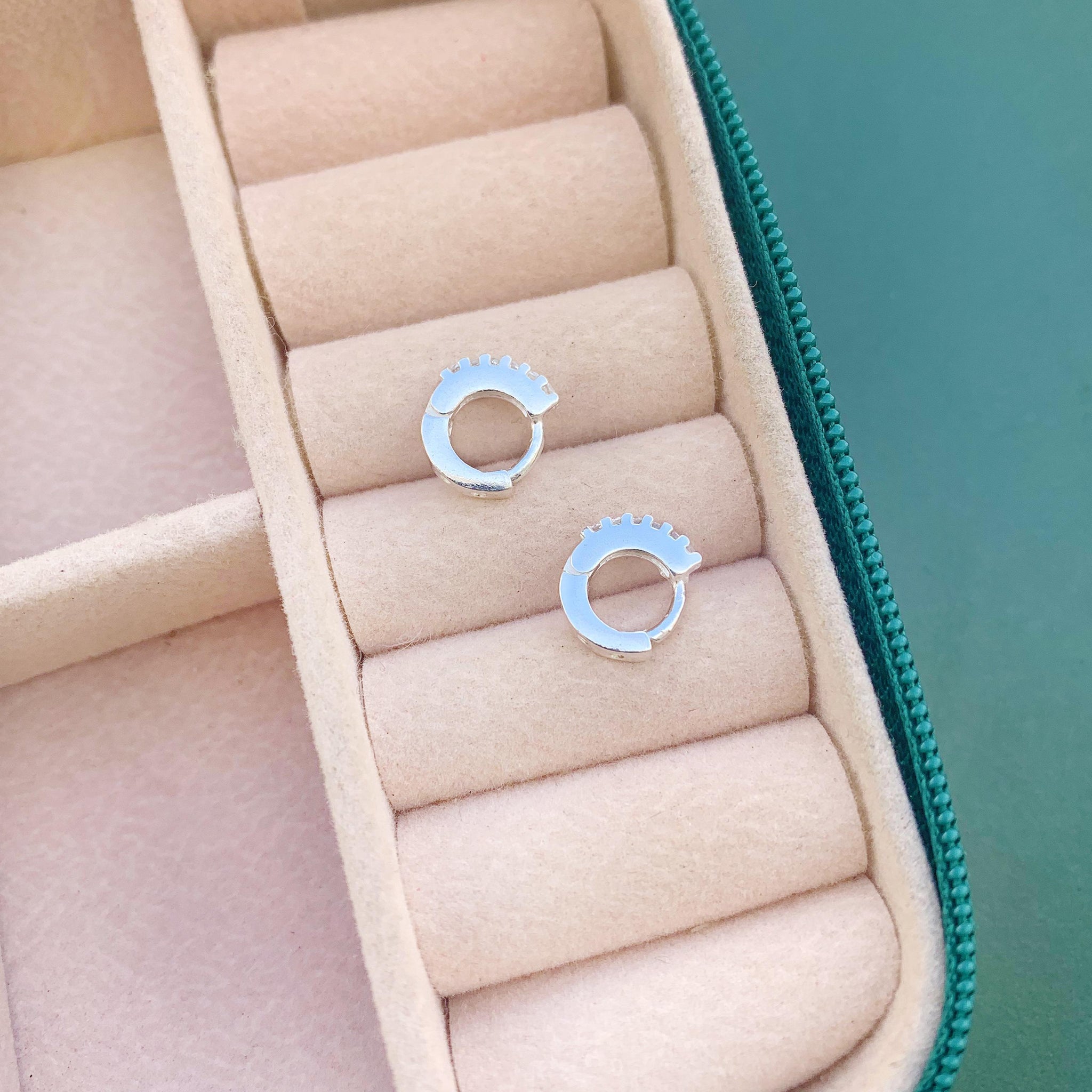 Mini Argola Cravejada