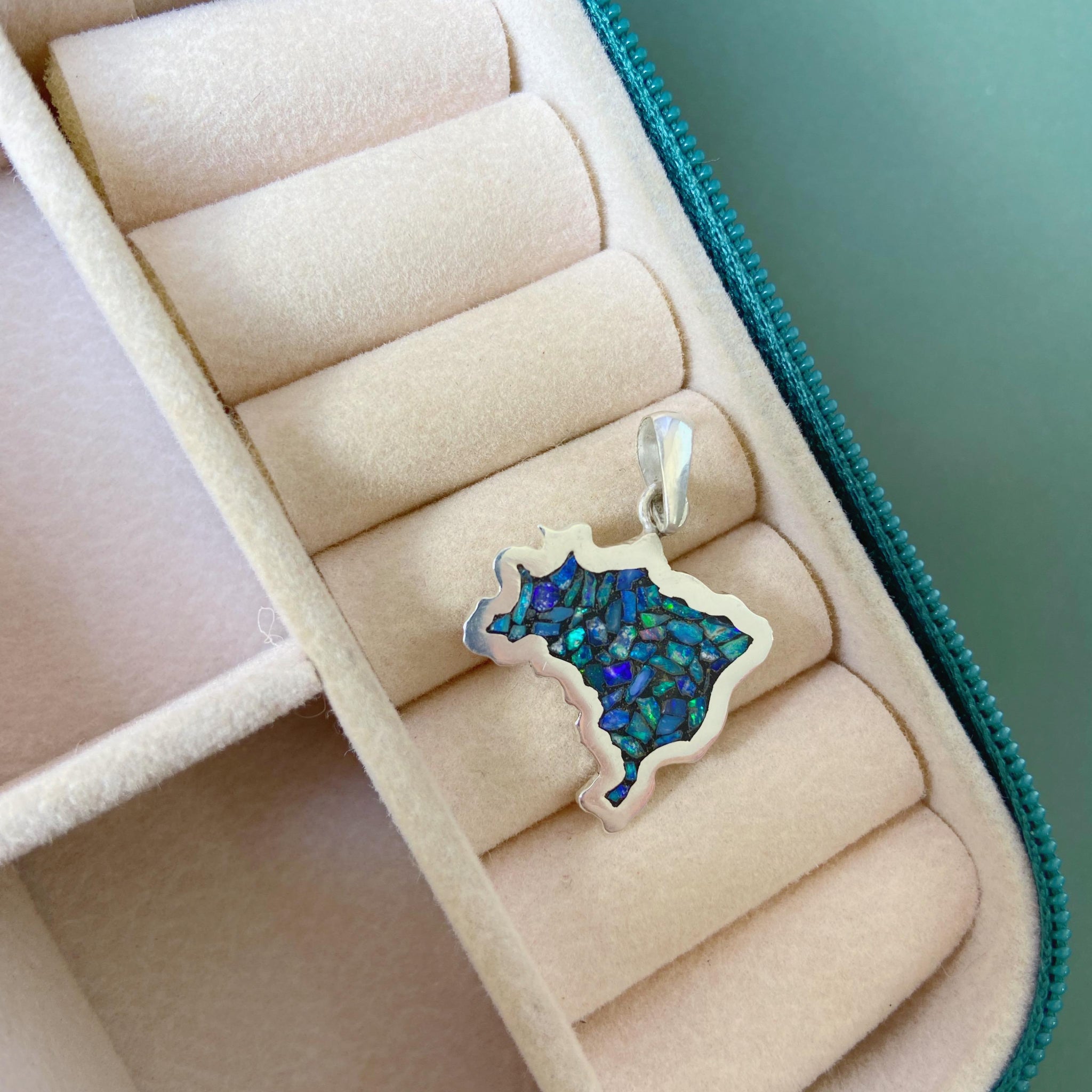 Pingente Mapa do Brasil Chapado em Opala