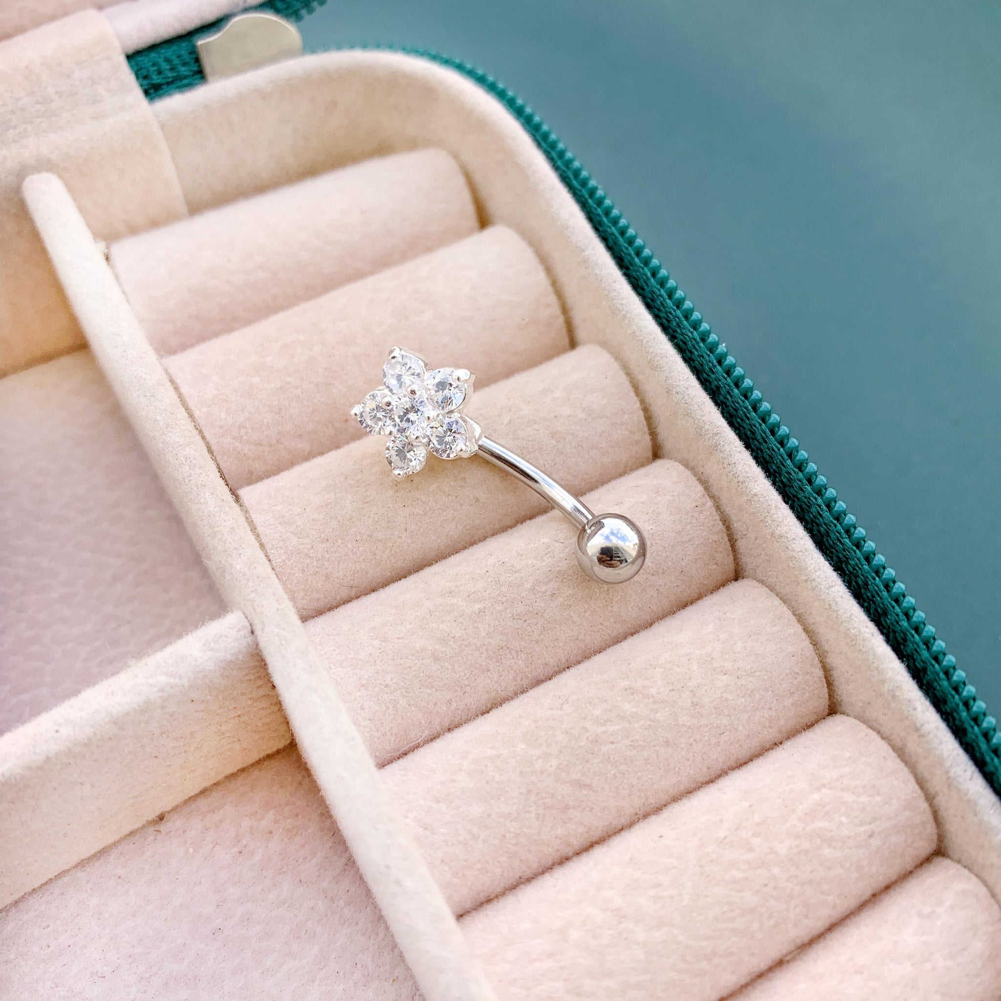 Piercing de Umbigo Flor Bolinha