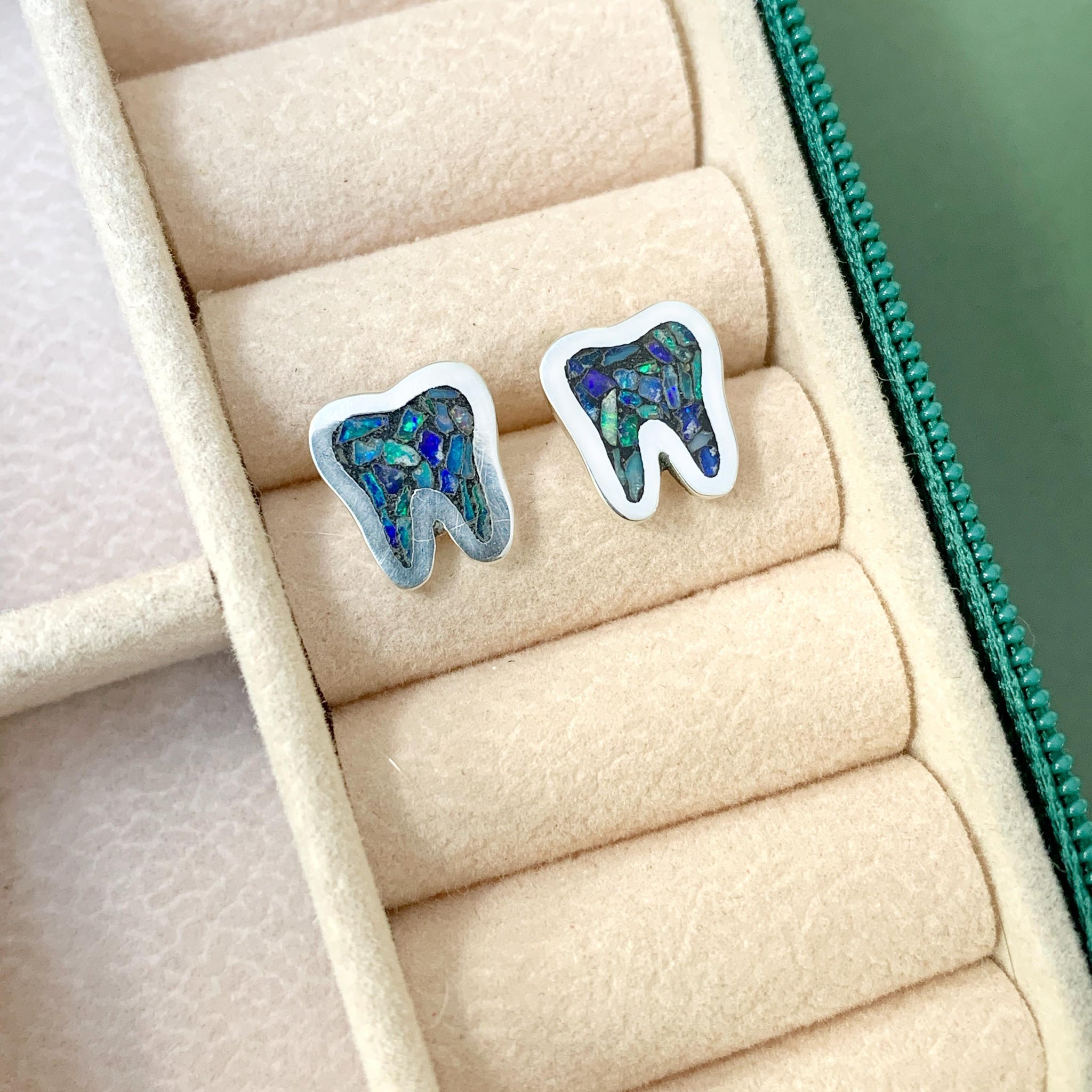 Brinco Dente em Opala