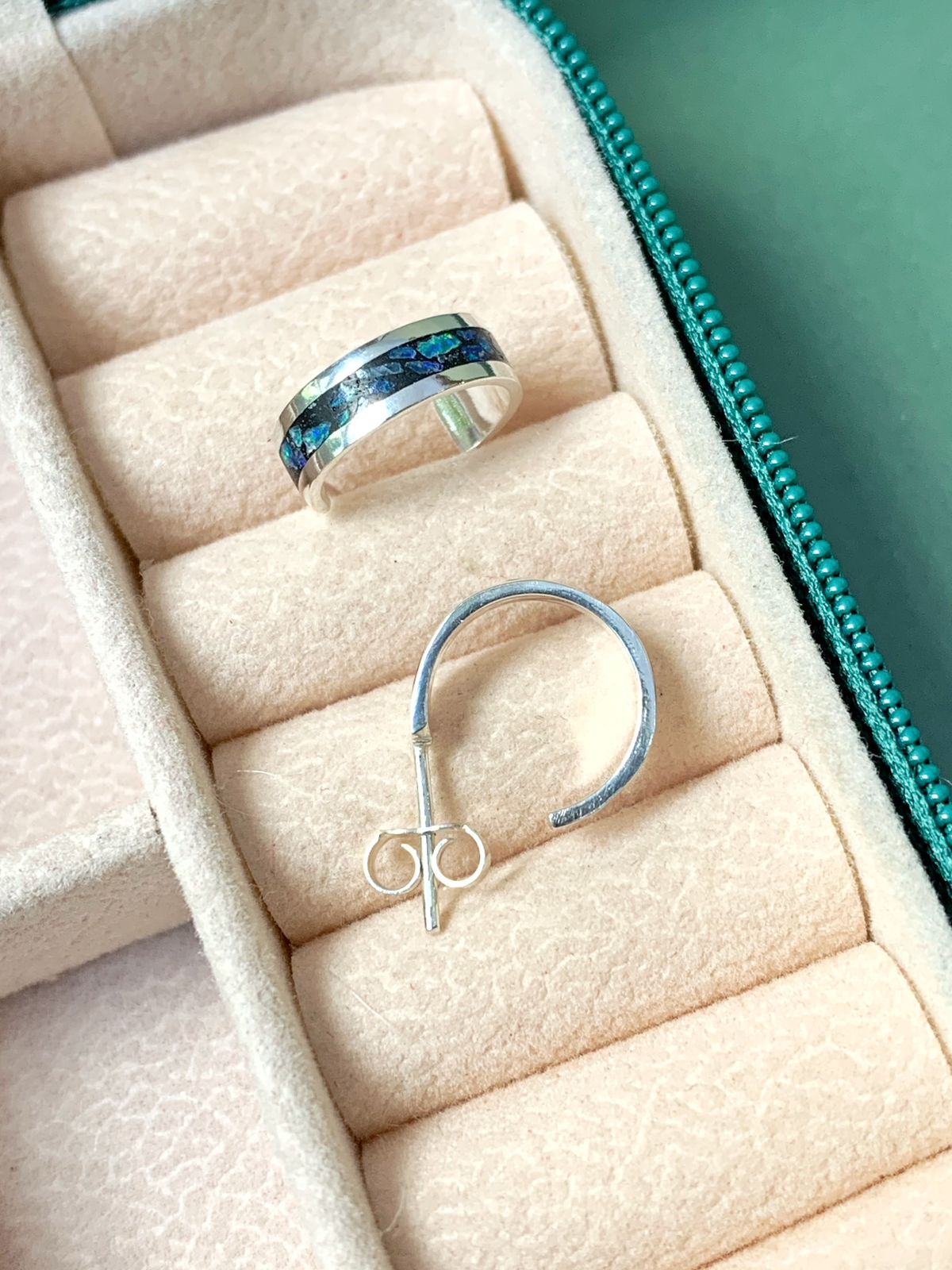 Brinco Argola P em Opala