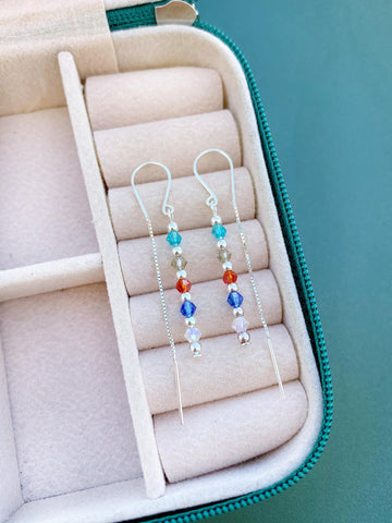 Brinco Gancho com Cristais Coloridos