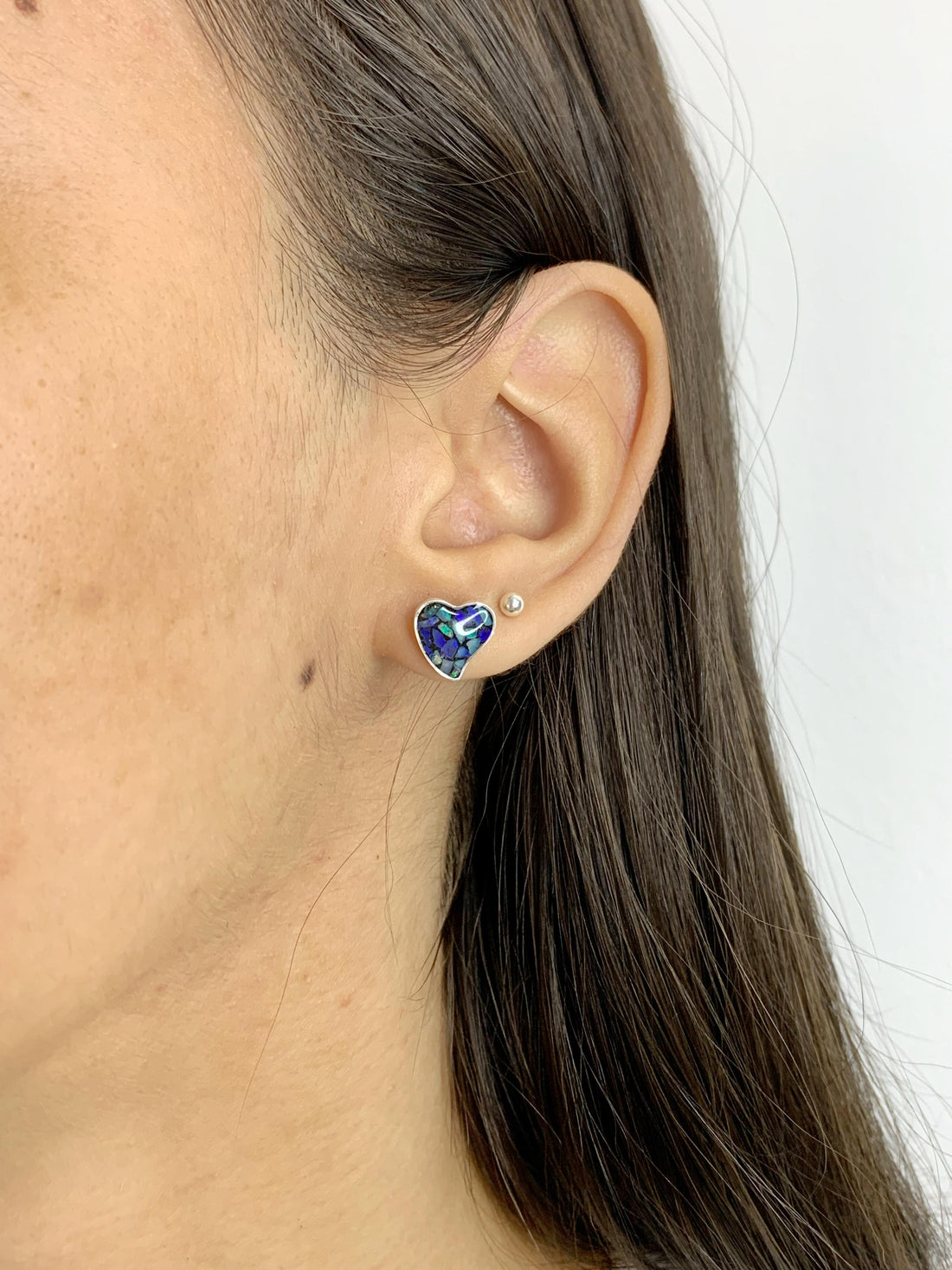Brinco Coração Torto em Opala