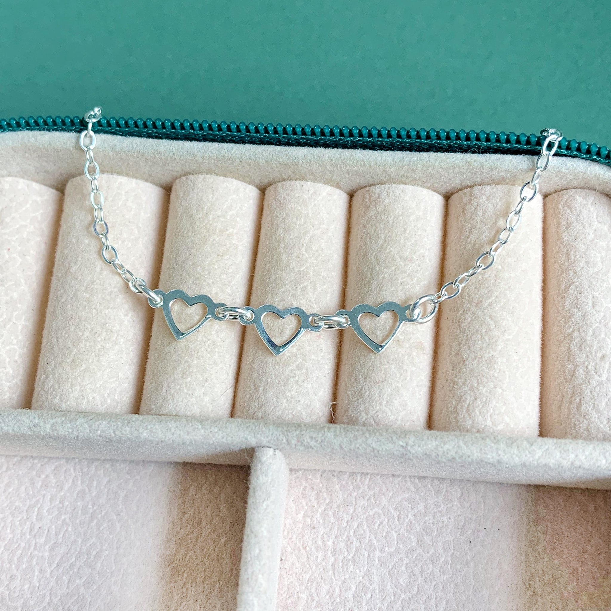 Tornozeleira 3 Corações Vazado