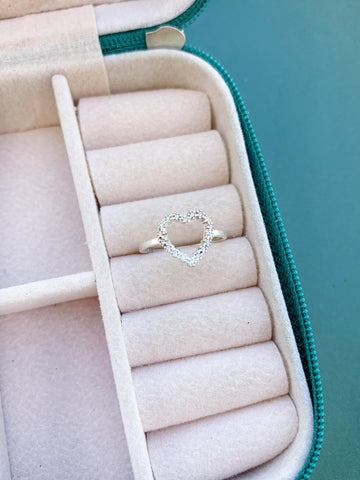 Anel Coração G Vazado Cravejado