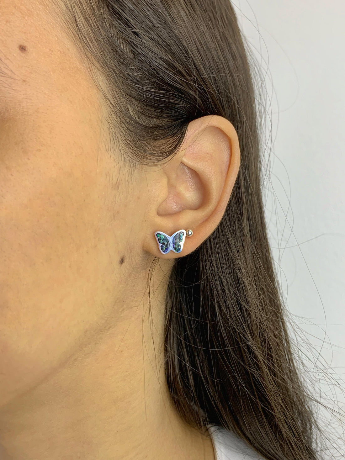 Brinco Borboleta em Opala