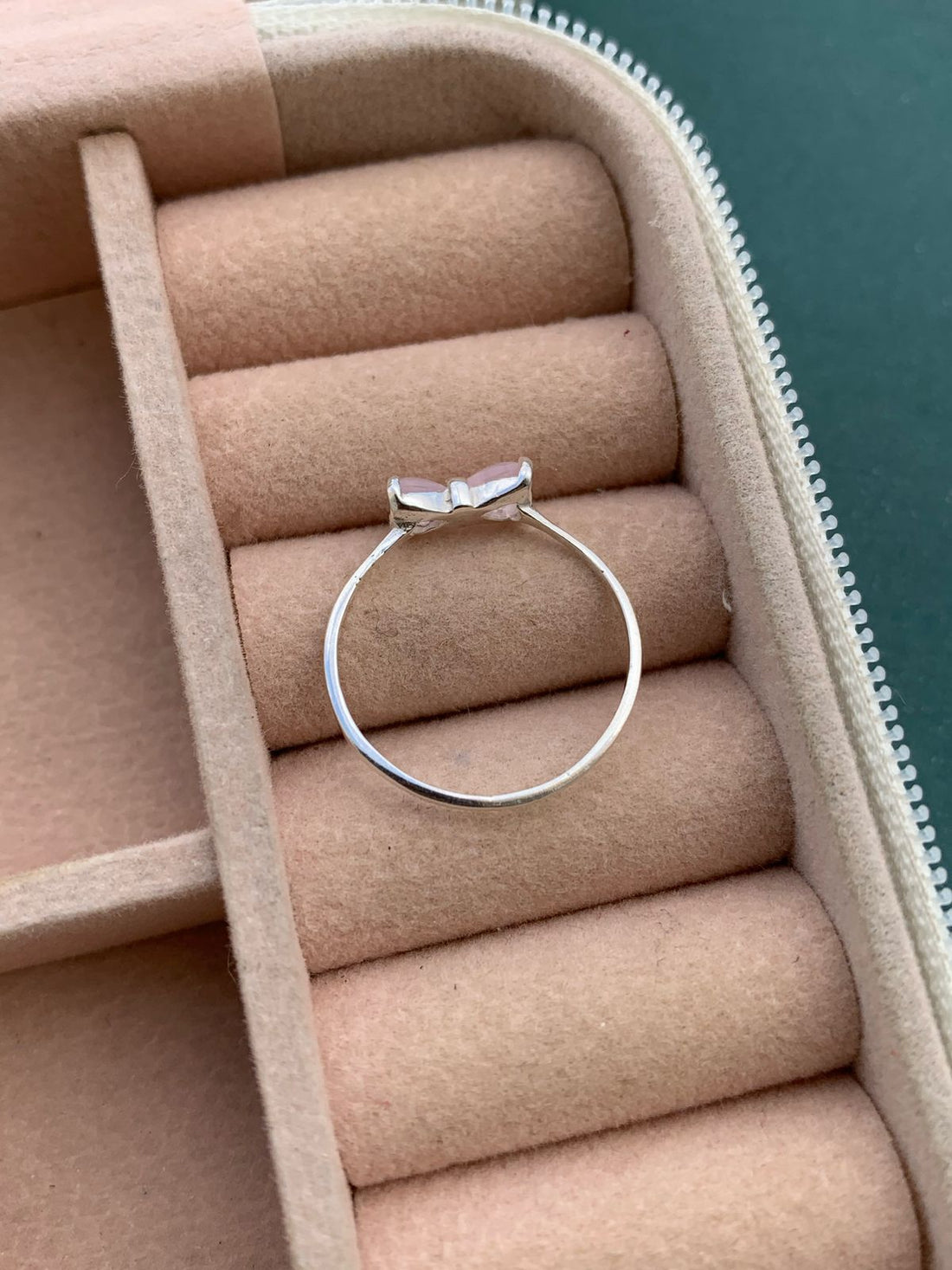 Anel Laço Pedras Coração Verde Rosa Claro