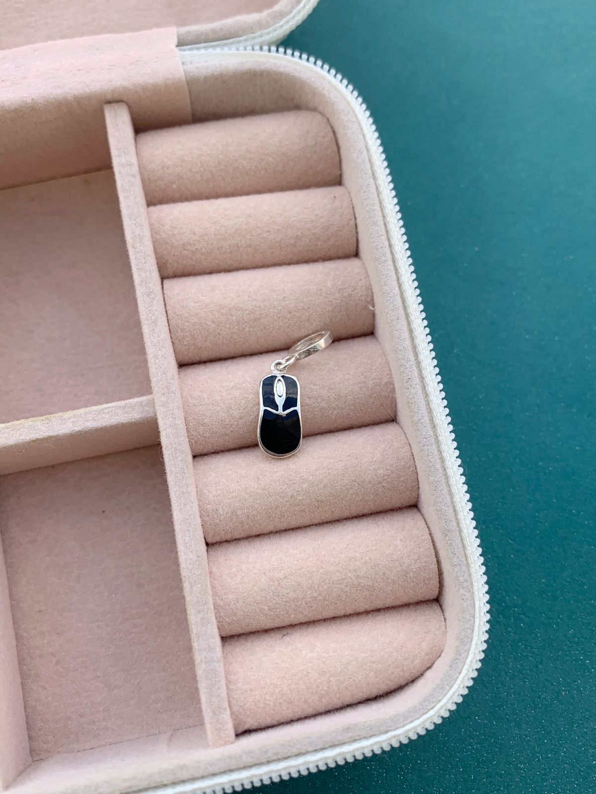 Berloque Mouse Preto