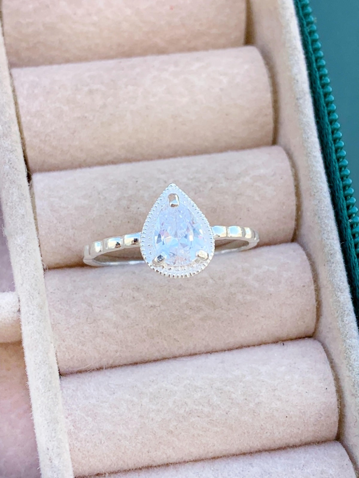 Anel Pedra Gota Transparente