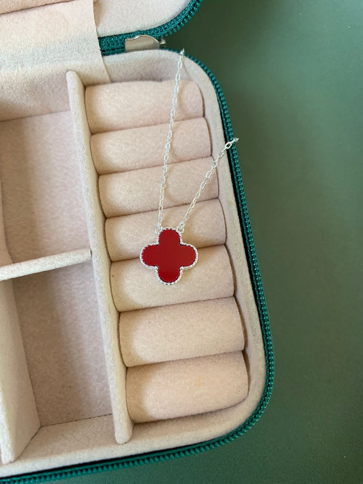 Colar Flor Pedra Colorida