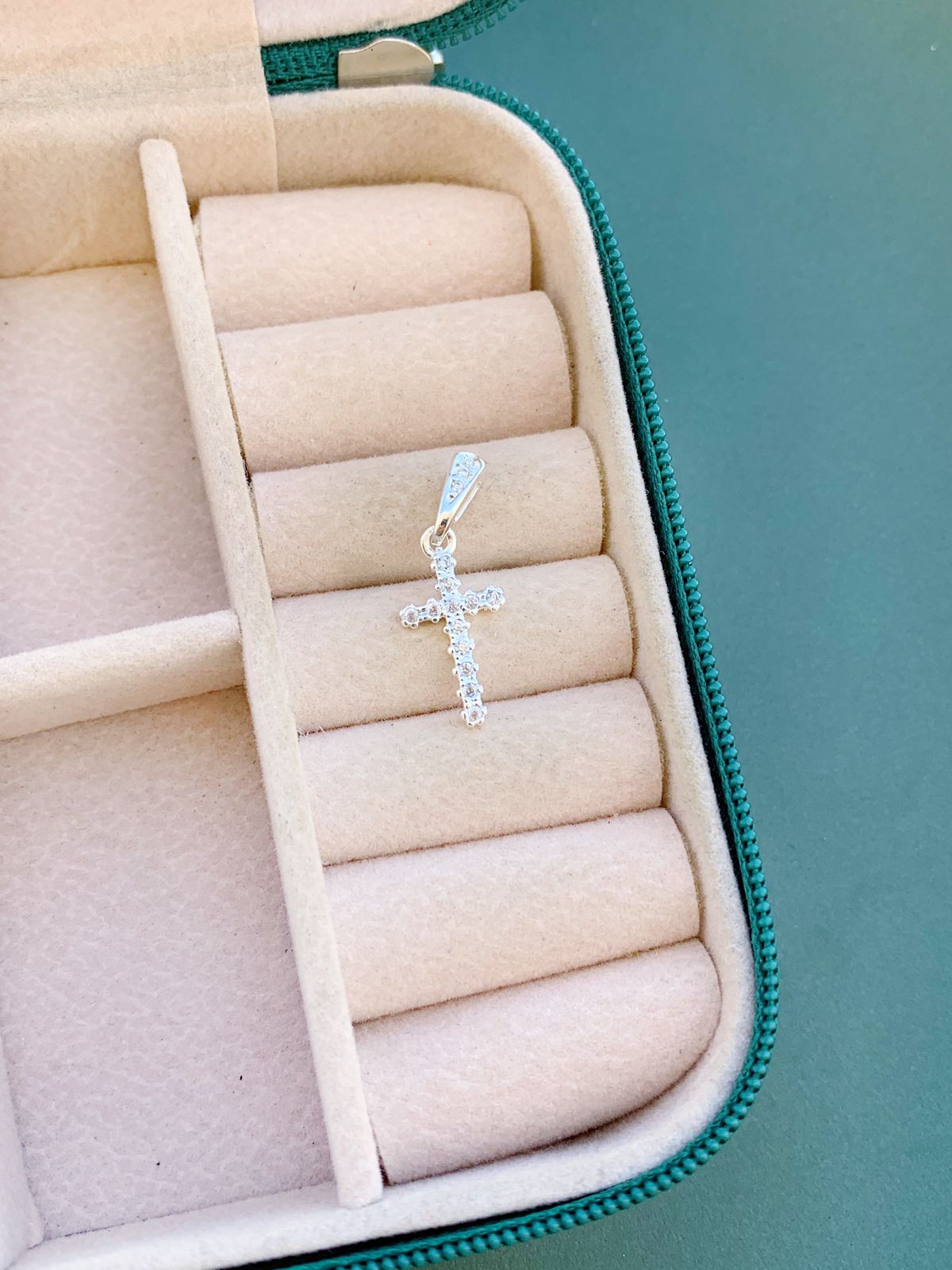 Pingente Cruz Cravejada Detalhada