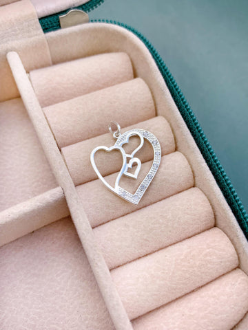Pingente Três Corações em Um Cravejado