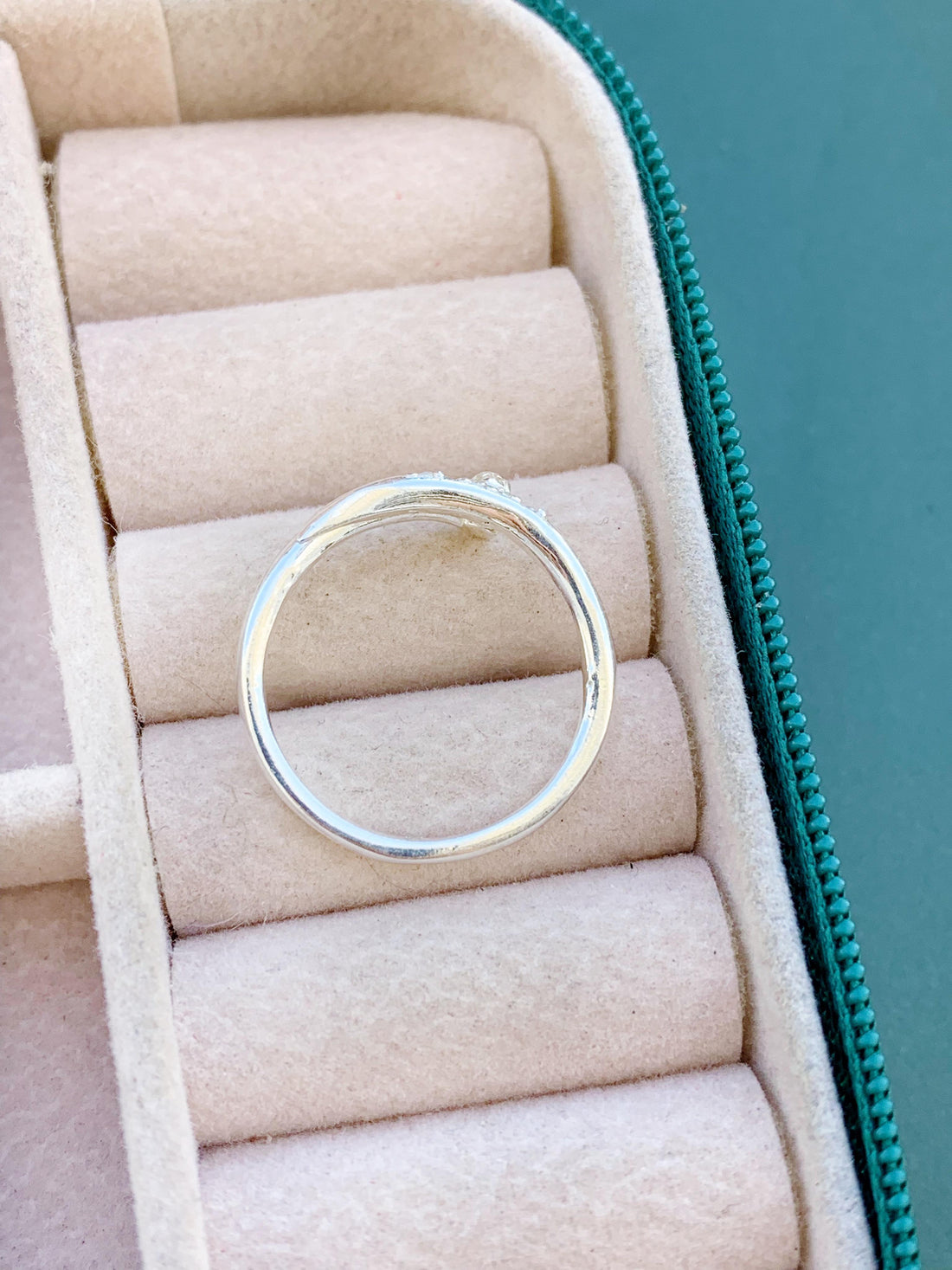 Anel Prego com 5 Zircônias