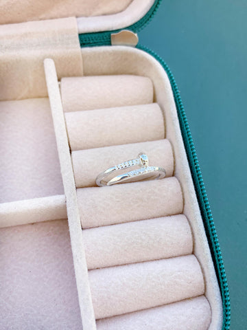 Anel Prego com 5 Zircônias