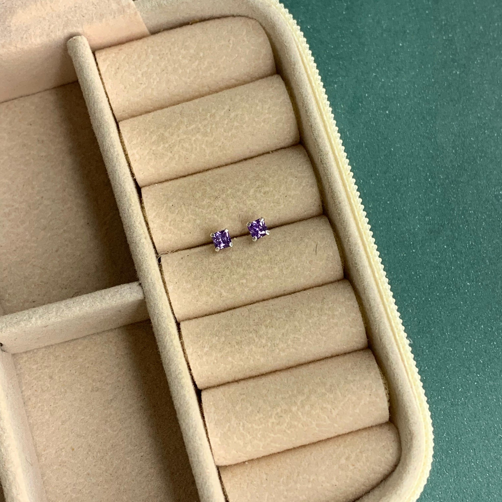 Brinco Carrê 3mm Baby