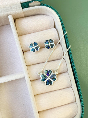 Conjunto Trevo com Resina em Opala