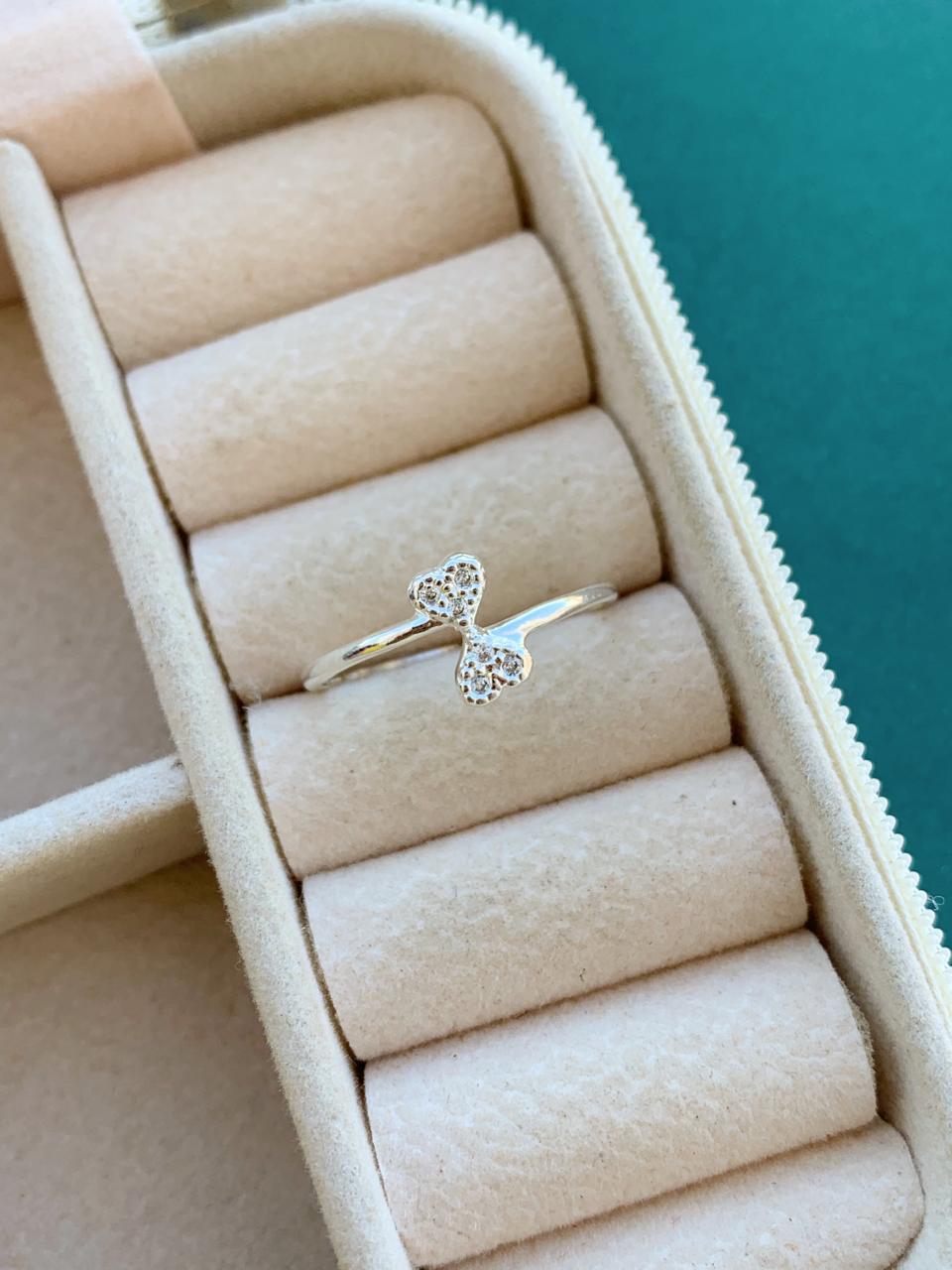 Anel Dois Corações Cravejados