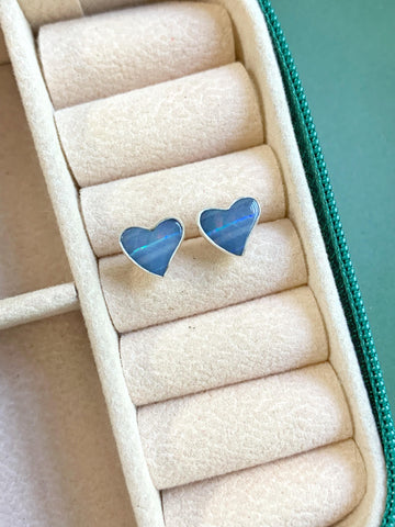 Brinco Coração Torto em Opala Double P