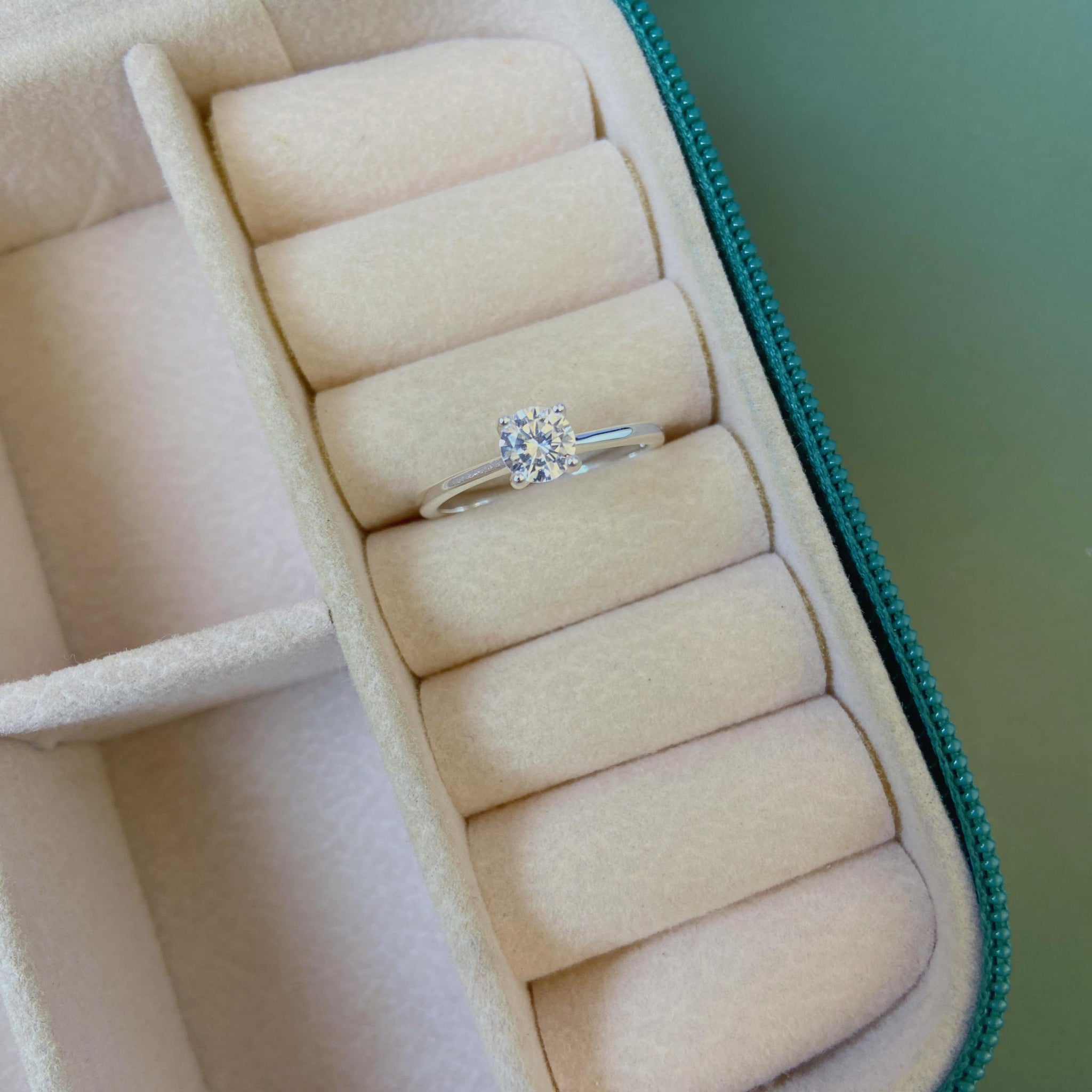 Anel Solitário Gancho