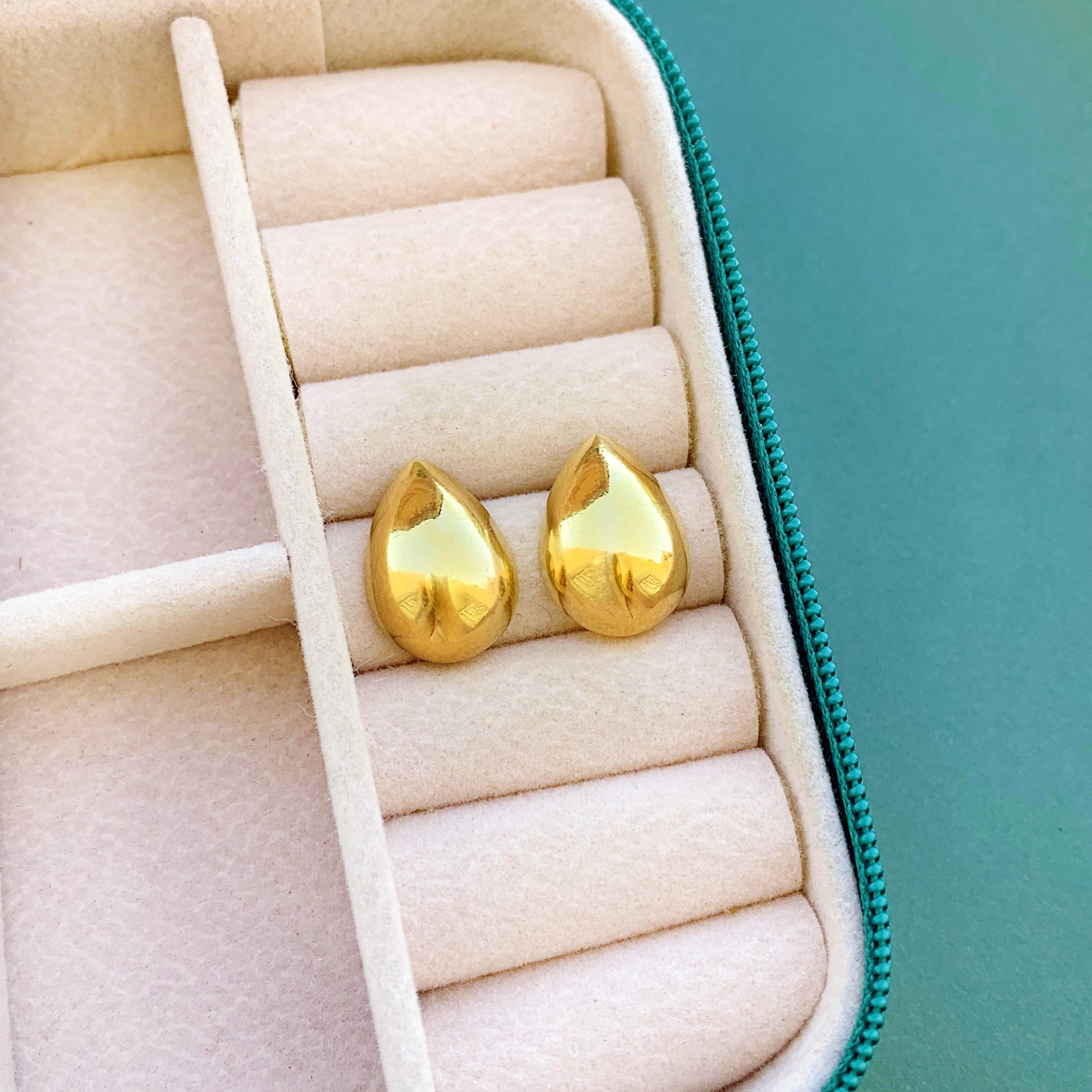 Brinco Gota Lisa Folheada