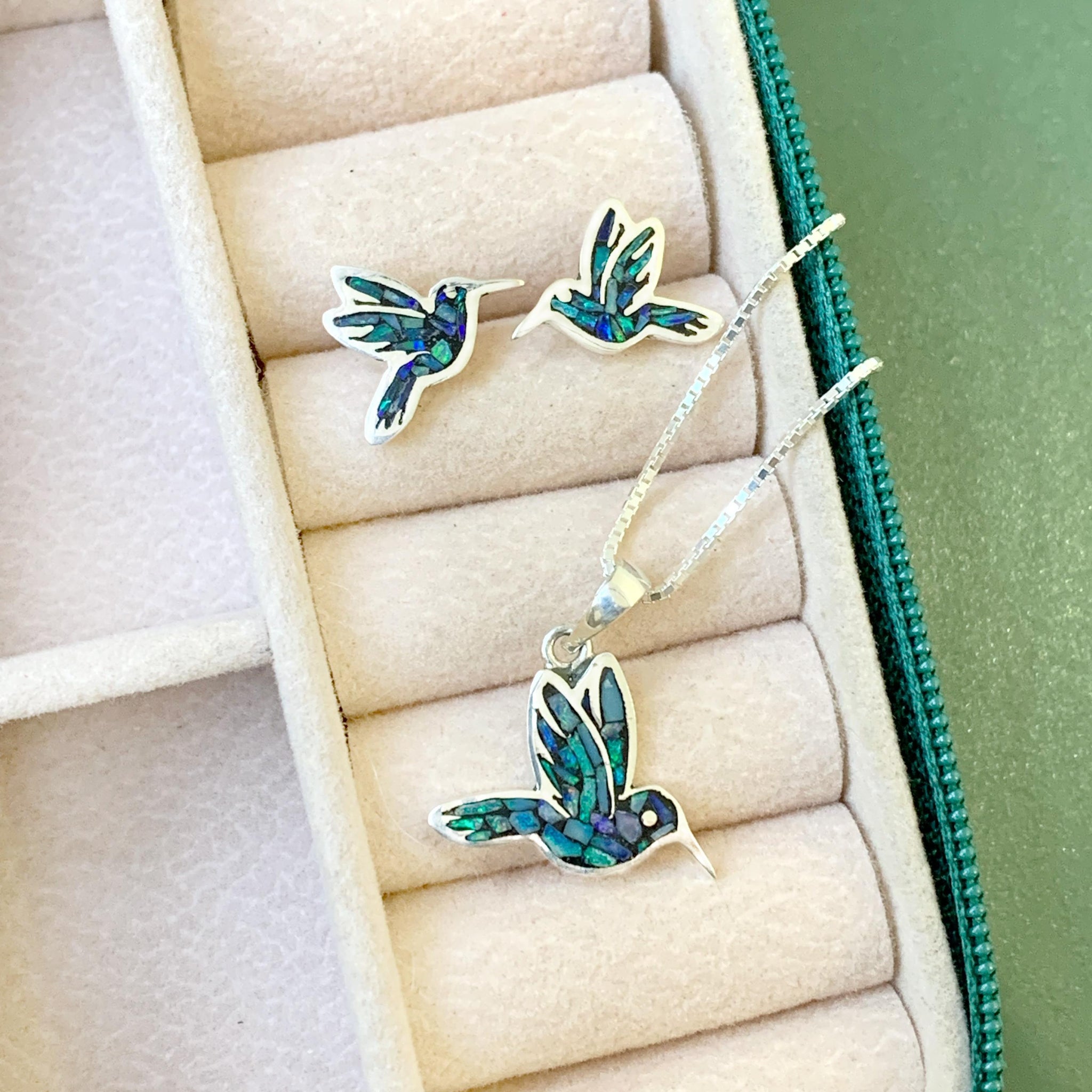 Conjunto Beija Flor em Opala