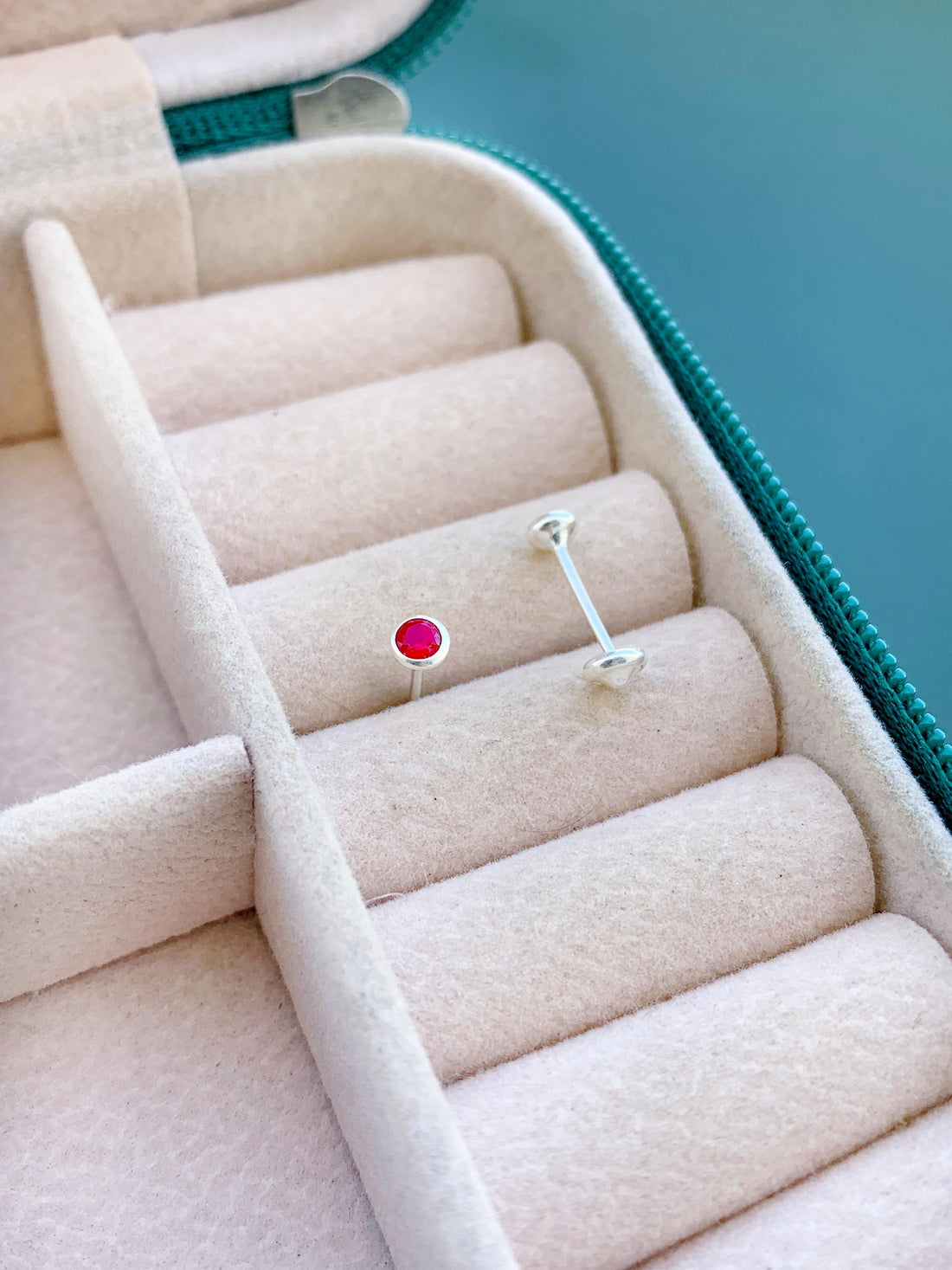 Brinco Zircônia Embutido Baby