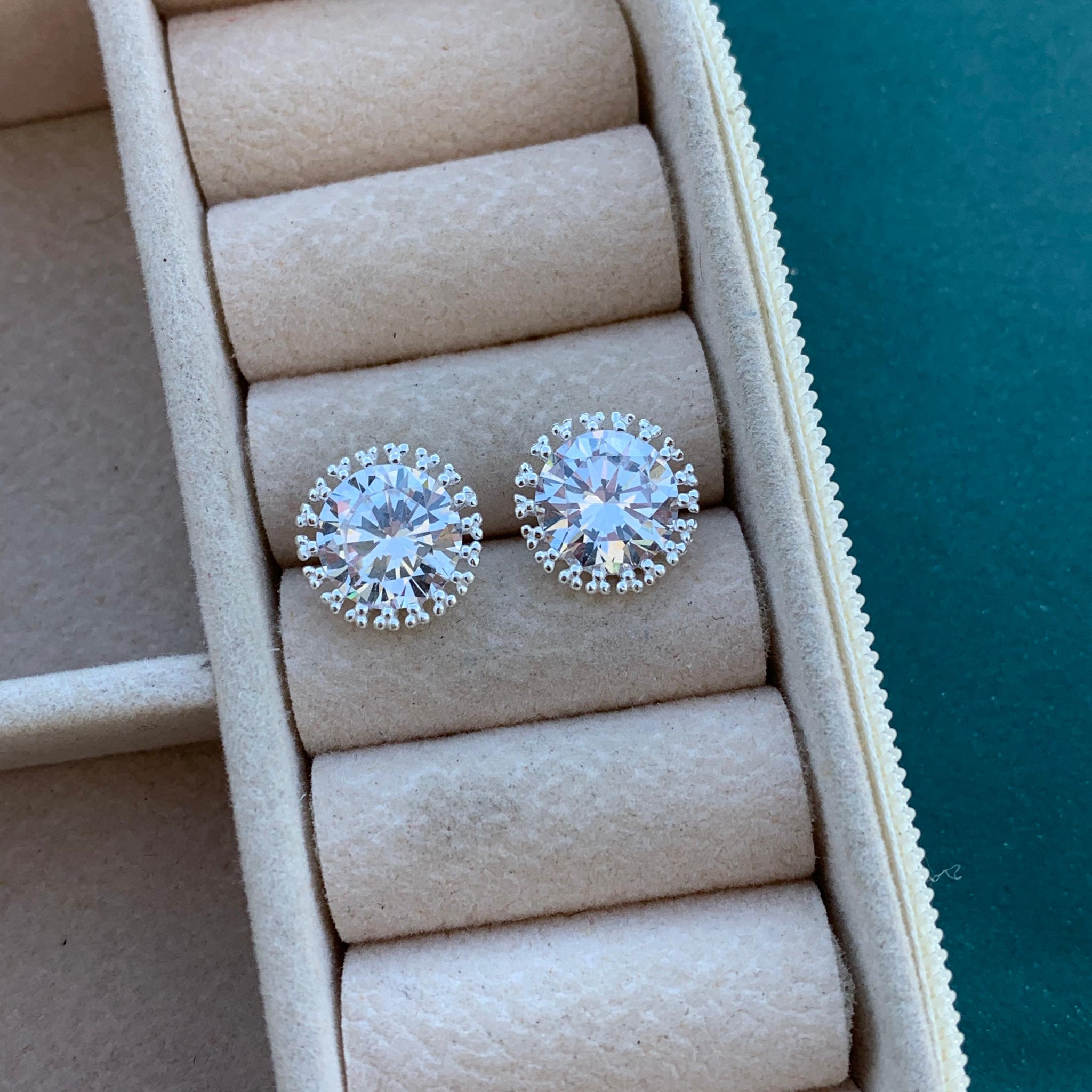 Brinco Redondo com Esfera 9mm