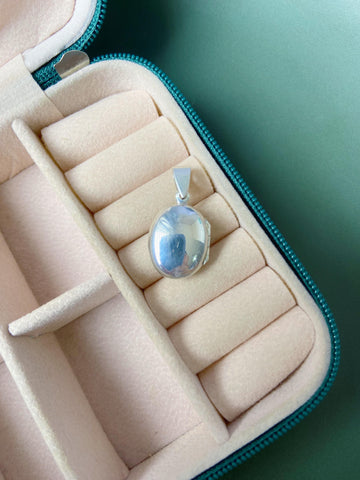 Pingente Relicário Oval