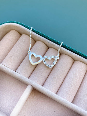 Gargantilha 2 Corações Vazados Liso e Cravejado 45cm