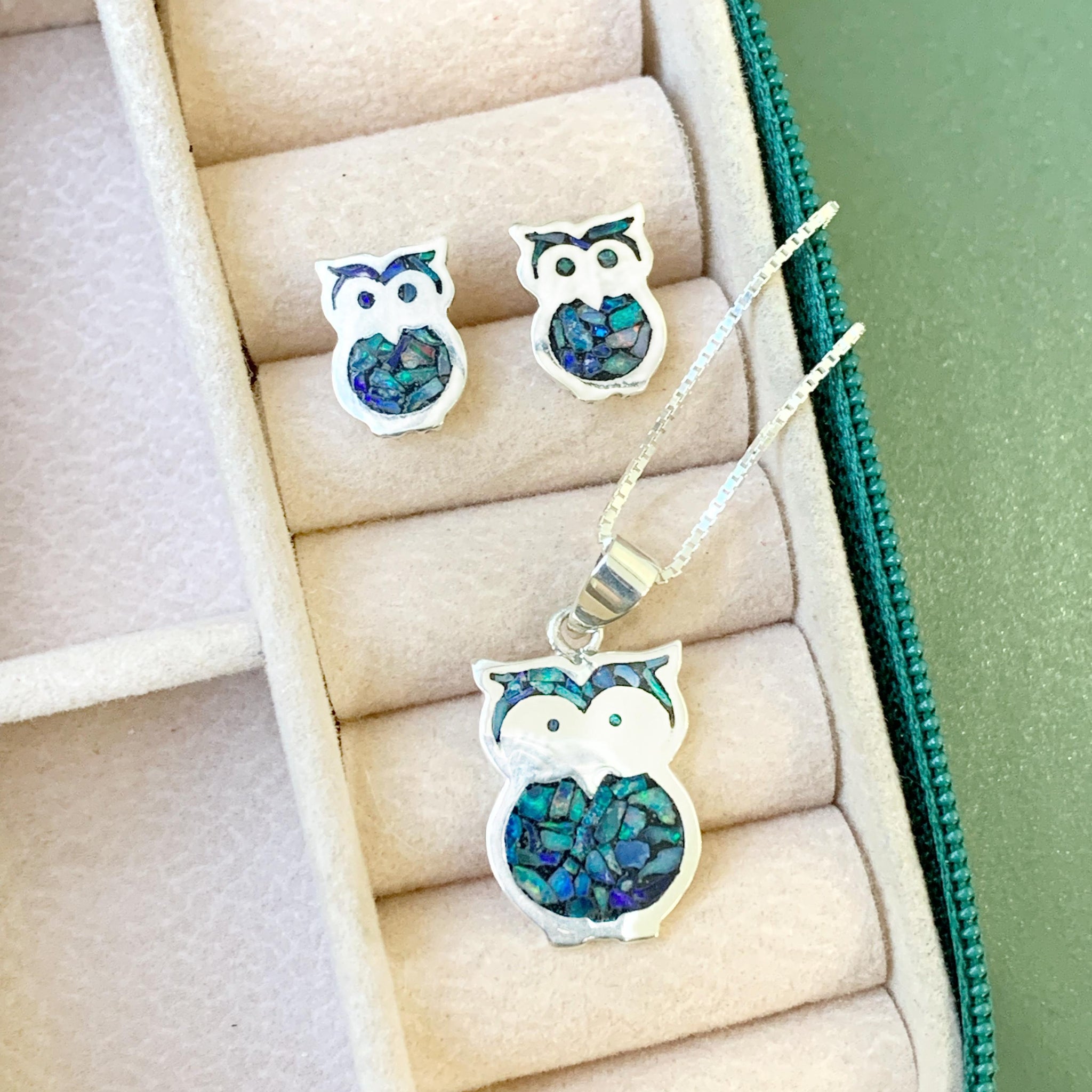 Conjunto Coruja em Opala