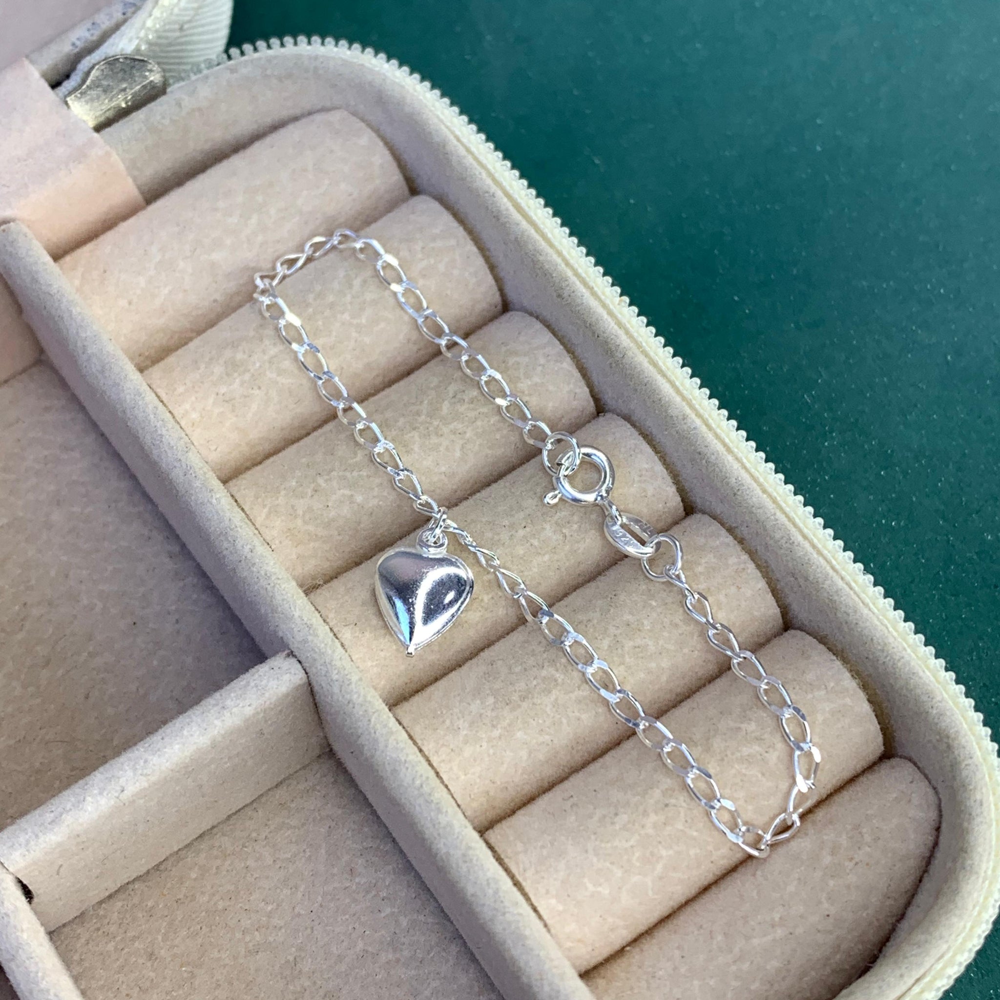 Pulseira com Pingente Coração 15cm 1.4g