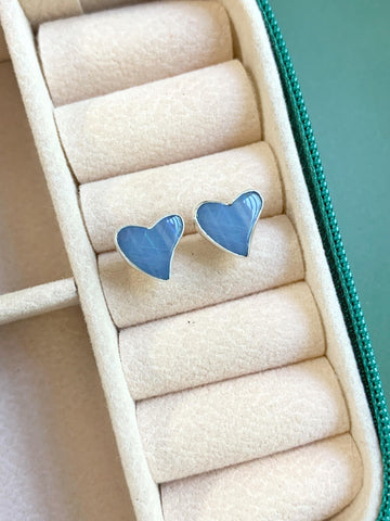 Brinco Coração Torto em Opala Double M