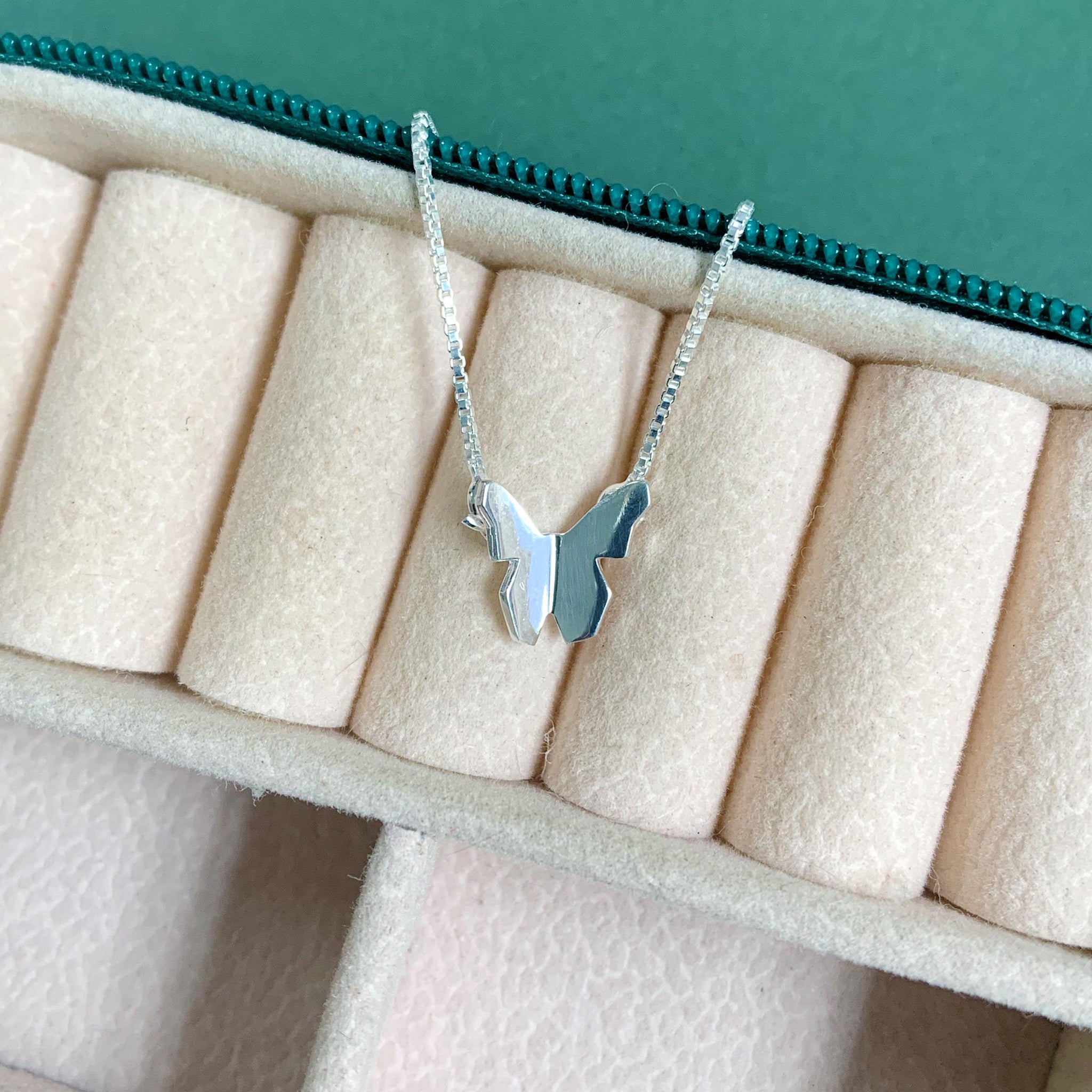 Gargantilha Borboleta Origami