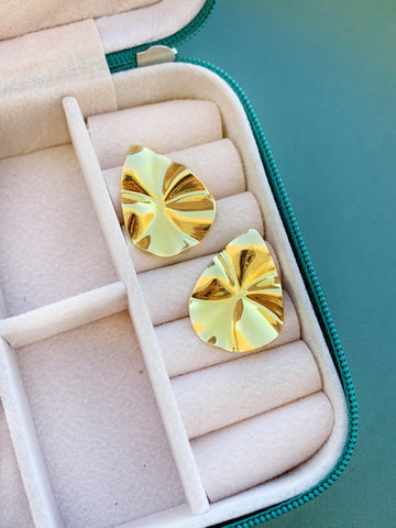 Brinco Gota Martelado Folheado