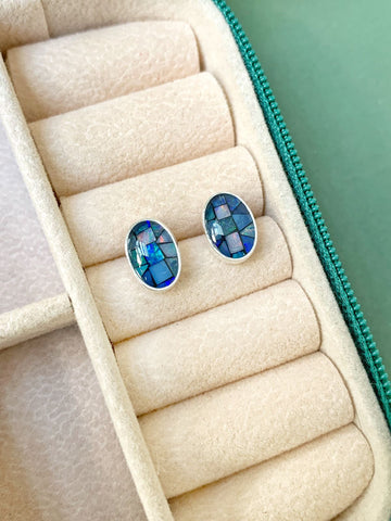 Brinco Oval em Opala G