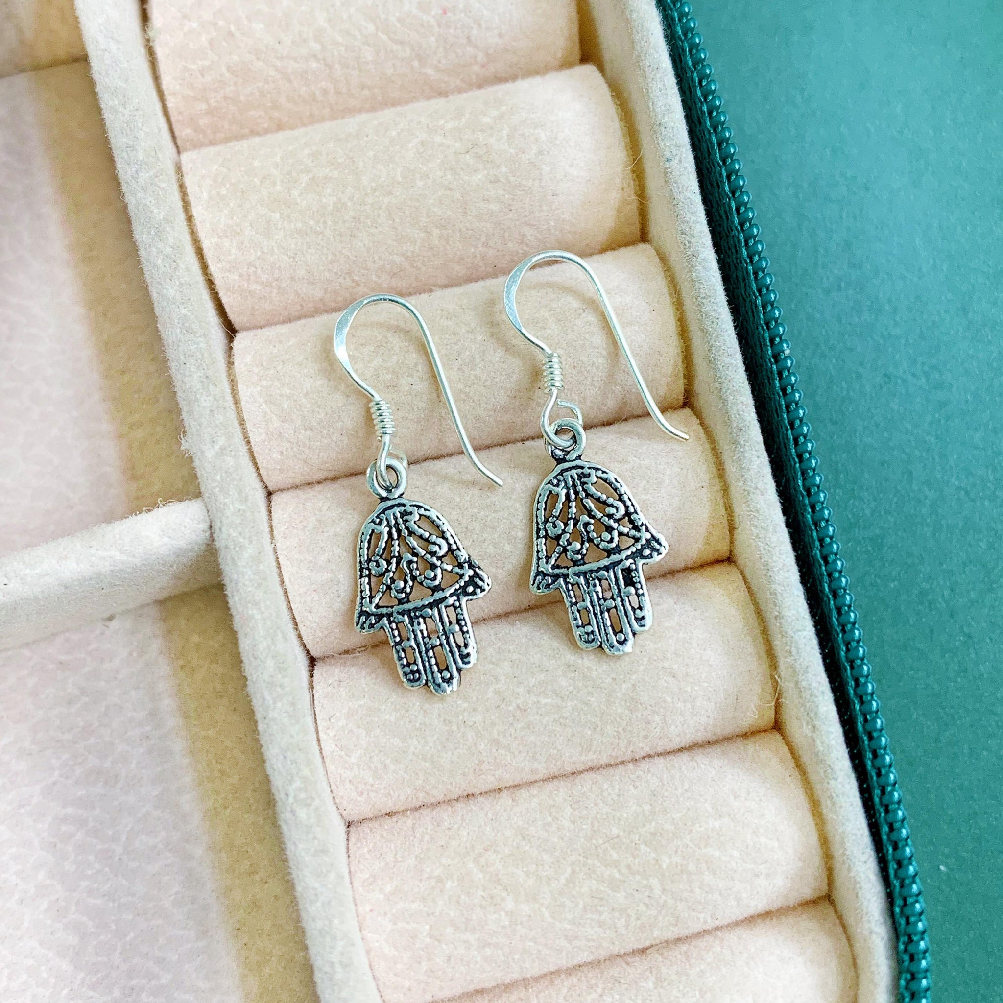 Brinco Mão de Fatima Envelhecido