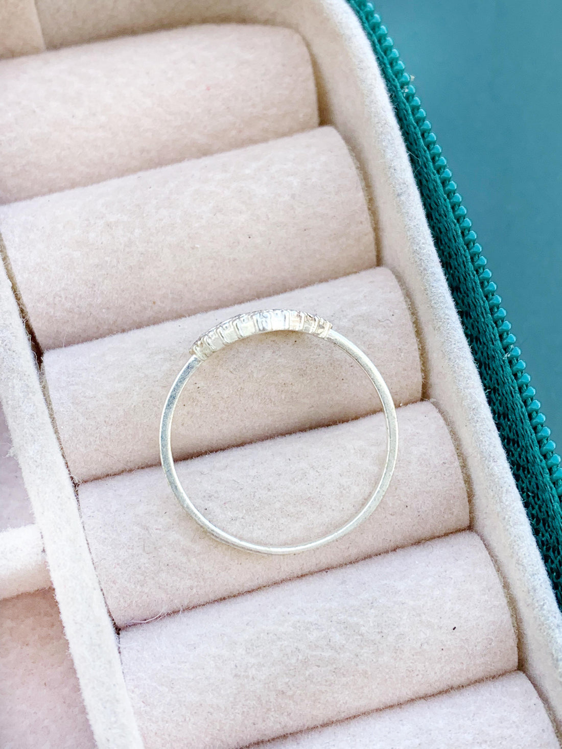 Anel Coração G Vazado Cravejado