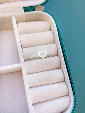 Anel Coração Cravejado Detalhes