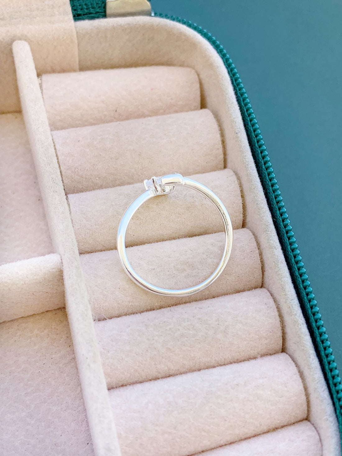 Anel com Ponto de Luz e Flecha Ajustável