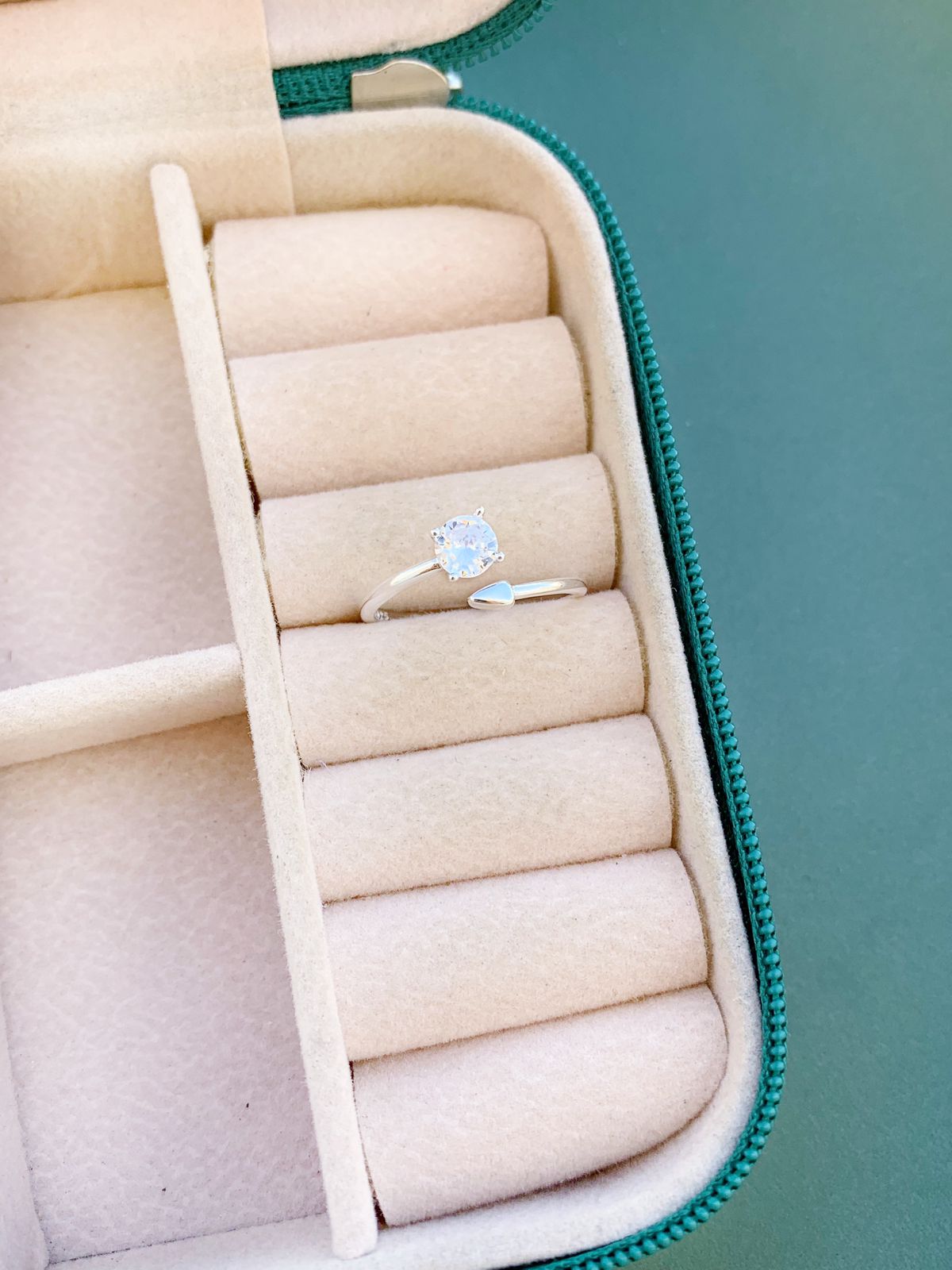 Anel com Ponto de Luz e Flecha Ajustável