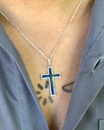 Colar Pingente Cruz G em Opala