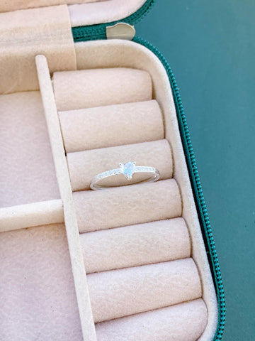 Anel Ponto de Luz Coração Cravejado