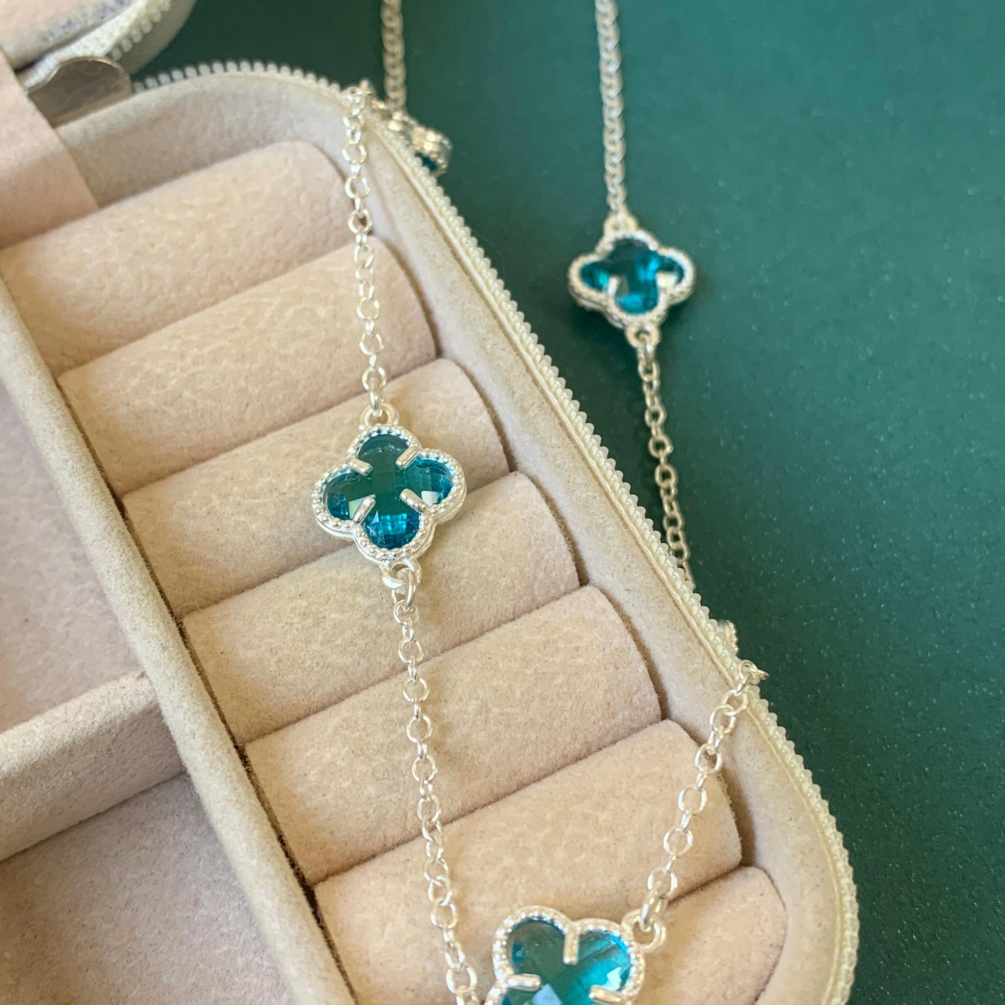 gargantilha 5 trevos 45 cm